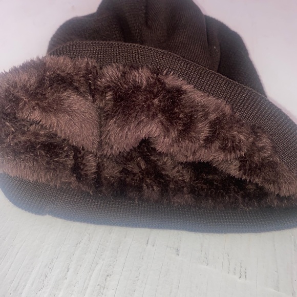 Layered New York Bennie - Picture 3 of 3